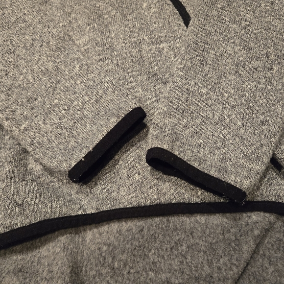 Old Navy Active hooded sweatshirt gray black misses size medium EUC - Picture 2 of 9